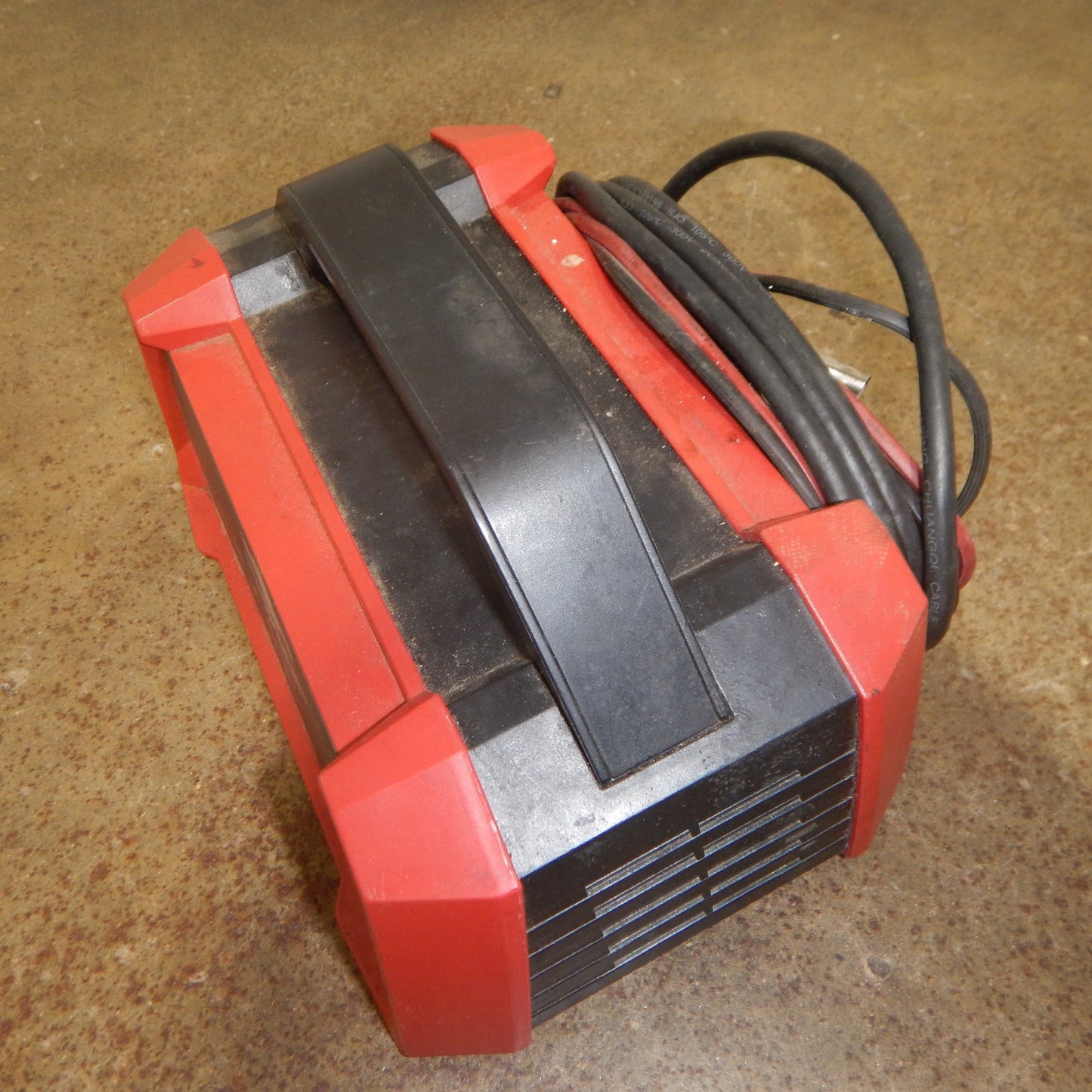 Motomaster Battery Charger