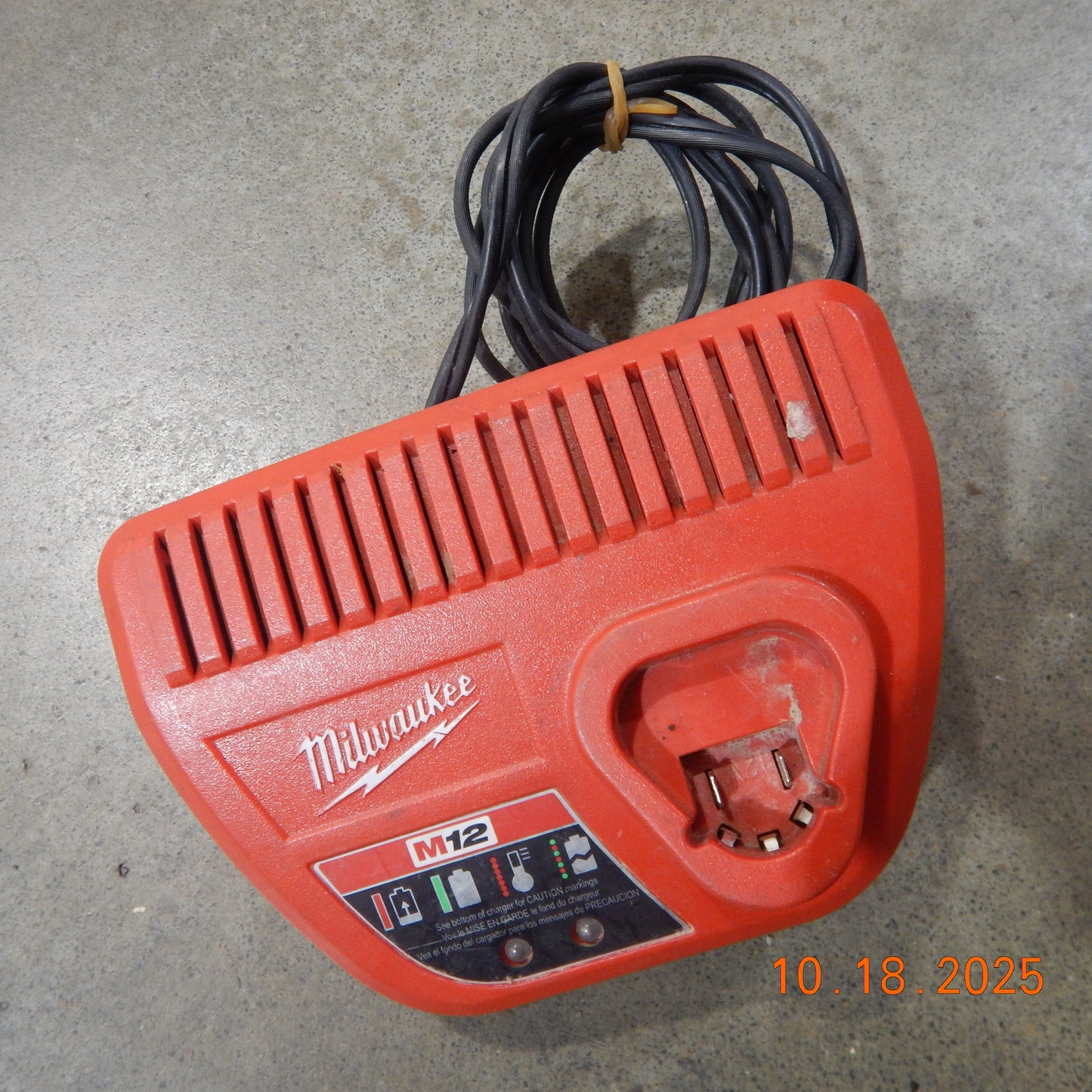 Milwaukee M12 Charger